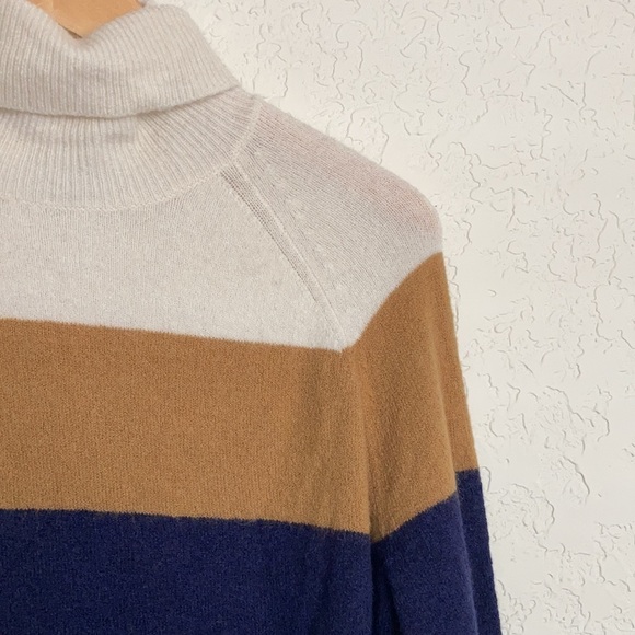 J.Crew cream tan and navy blue color block merino Wool turtleneck sweater - Picture 10 of 13